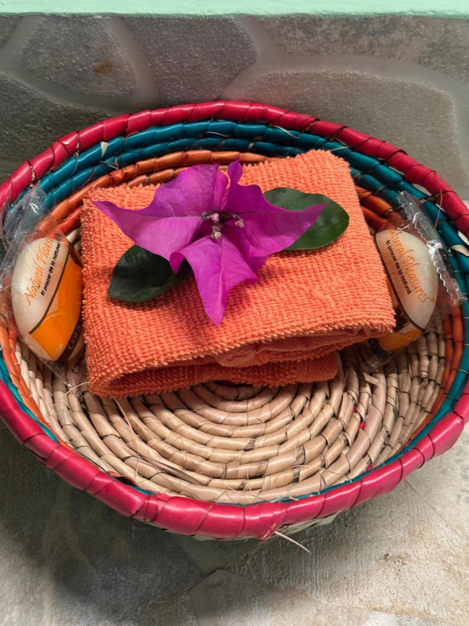 The Pickled Onion B&B And Restaurant Uxmal Санта-Элена Экстерьер фото